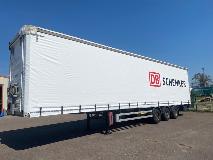 Fabrication et r&eacute;paration de b&acirc;ches pour remorques et camions &agrave; proximit&eacute; de Metz Metz 1